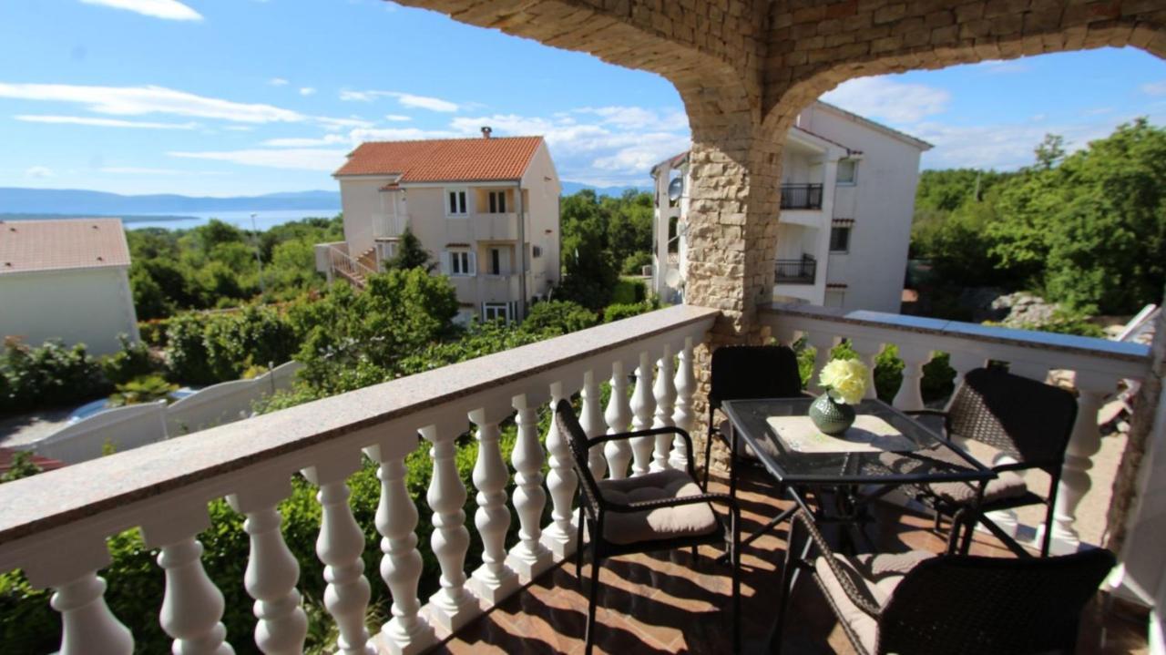 Apartments Jela Sveti Vid-Miholjice Exterior photo