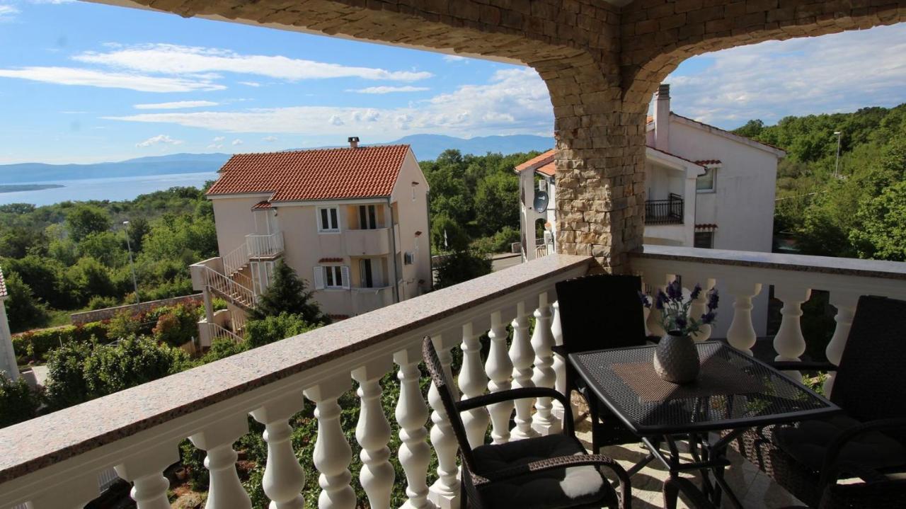 Apartments Jela Sveti Vid-Miholjice Exterior photo